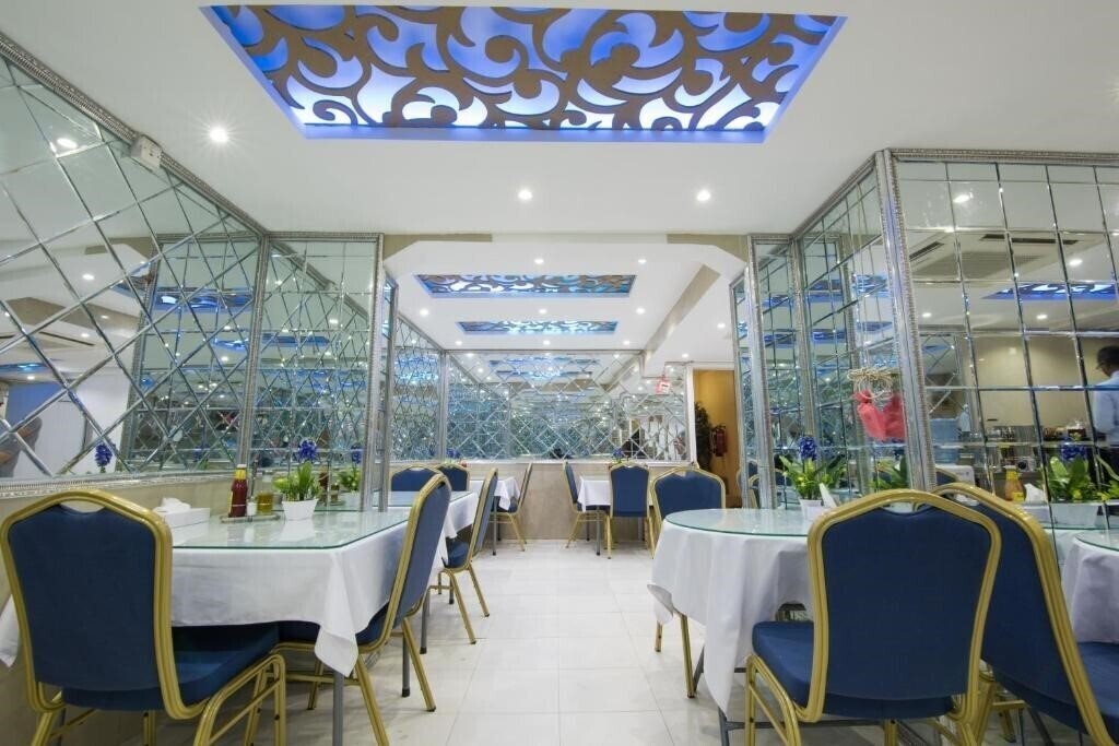 Фотографія Victoria Hotel 1*