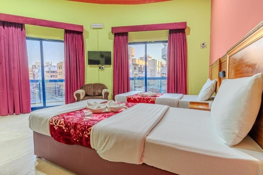 Готель City Relax Hotel 2*