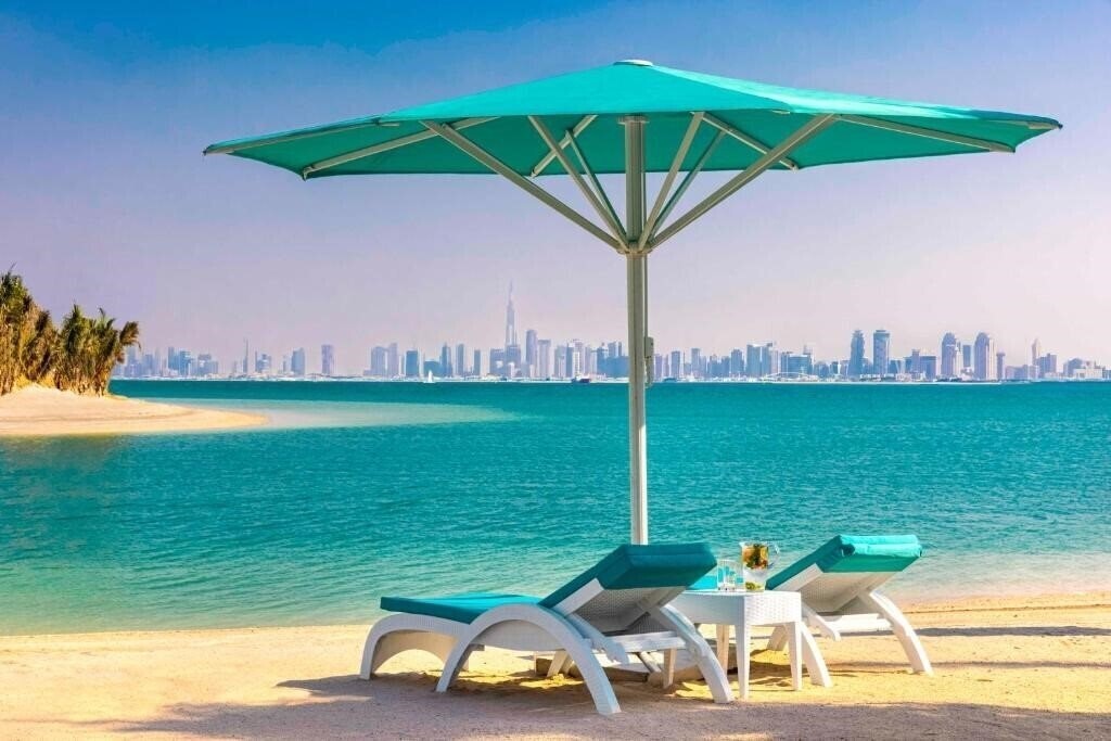 Отель Anantara World Islands Dubai Resort 5*