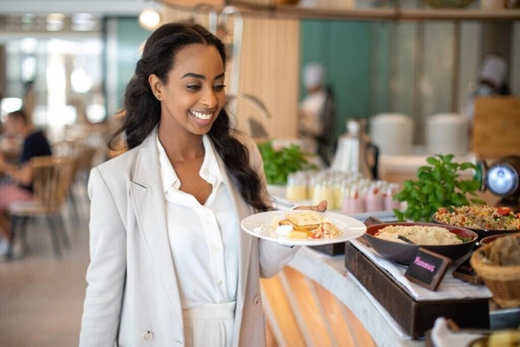 Фотографія Delta Hotels by Marriott Dubai Investment Park 4*