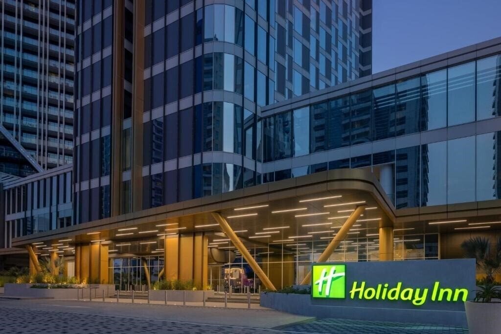 Отель Holiday Inn Business Bay 4*