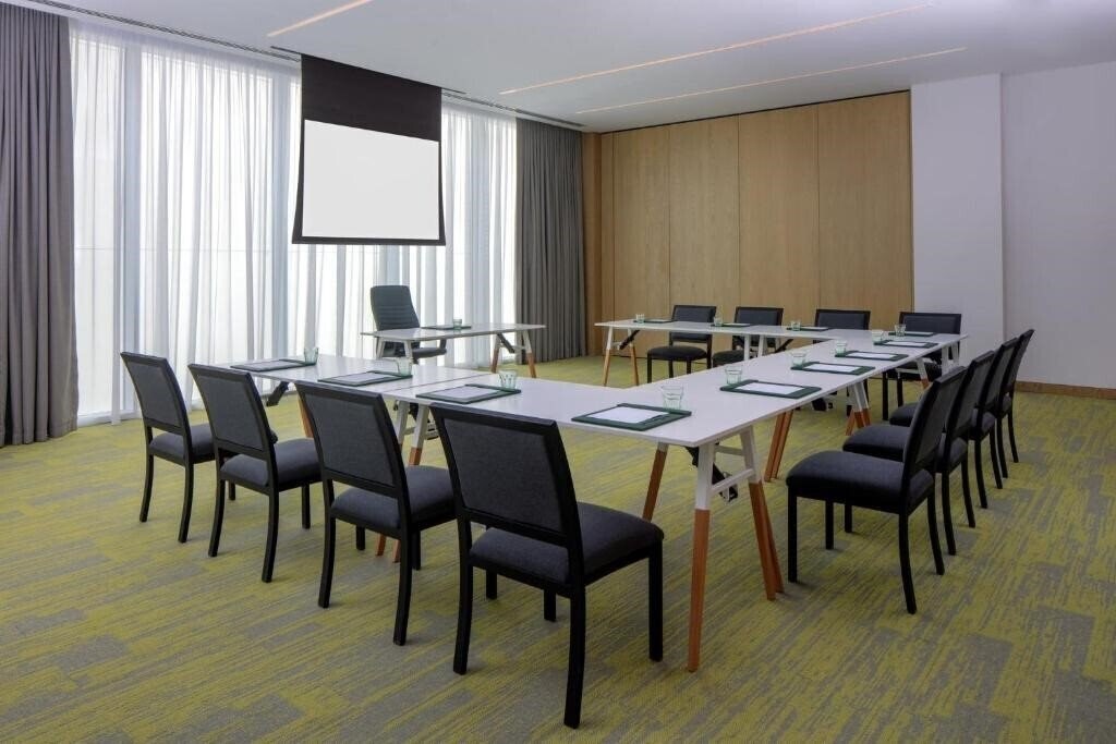 Картинка Holiday Inn Business Bay 4*