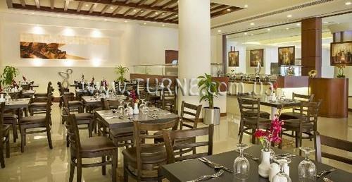 Изображение Ramada by Wyndham Dubai Deira (ex. Ramada Hotel by Landmark) 4*