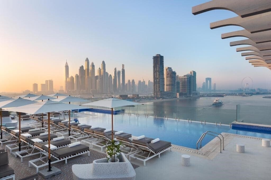 Отель Voco Dubai The Palm 4*
