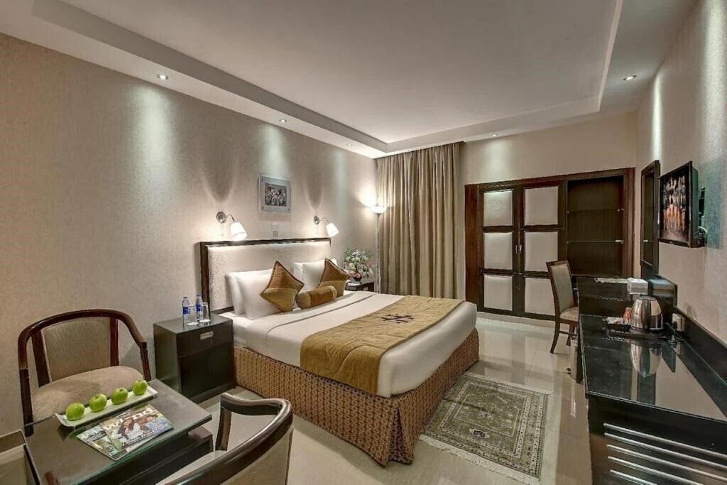 Картинка Palm Beach Hotel Dubai 3*