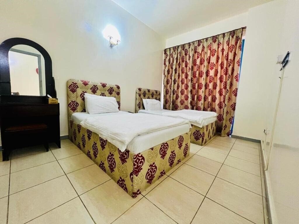 Фото Sky Hotel Apartments 3*