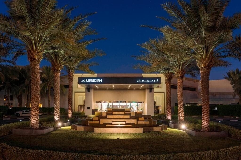 Фото Le Meridien Dubai Hotel & Conference Centre 5*
