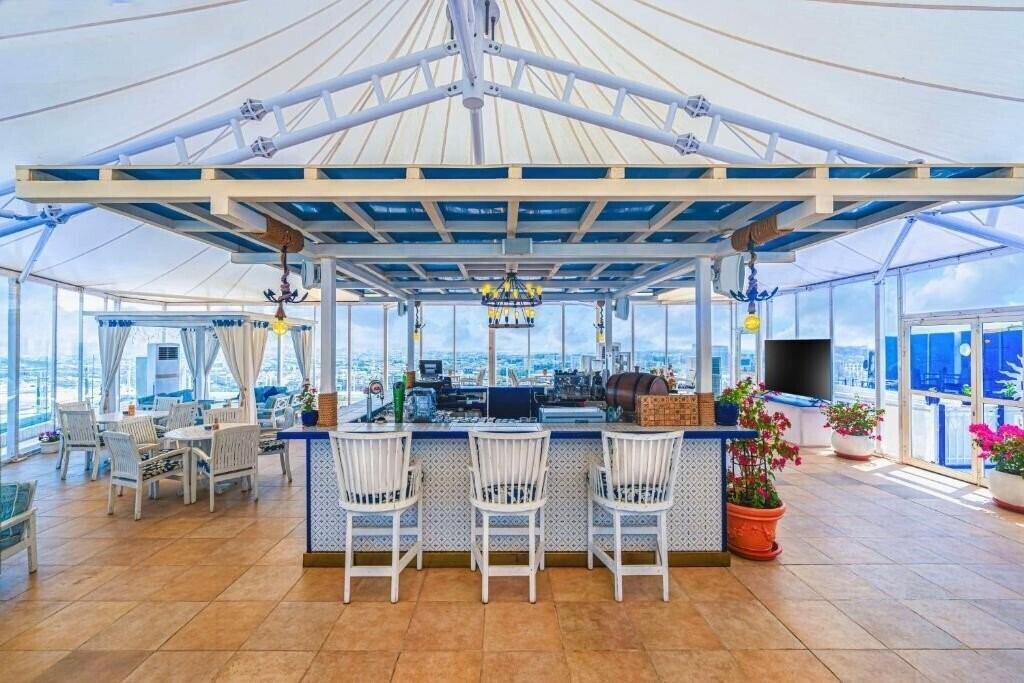 Картинка Hyatt Regency Dubai (ex. Hyatt Regency, Hyatt Regency Dubai Corniche) 5*