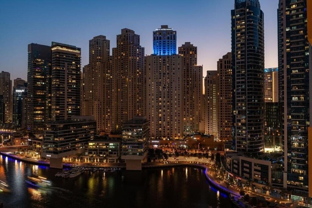 Зображення Ramada Plaza Jumeirah Beach Residence 4*