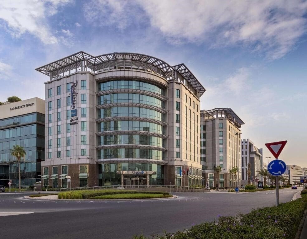 Готель Radisson Blu Hotel, Dubai Media City (ex. Radisson SAS Hotel Dubai Media City) 4*