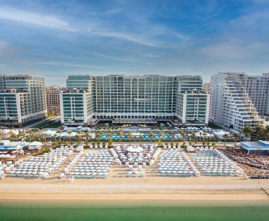 Готель Hilton Dubai Palm Jumeirah ***** 5*