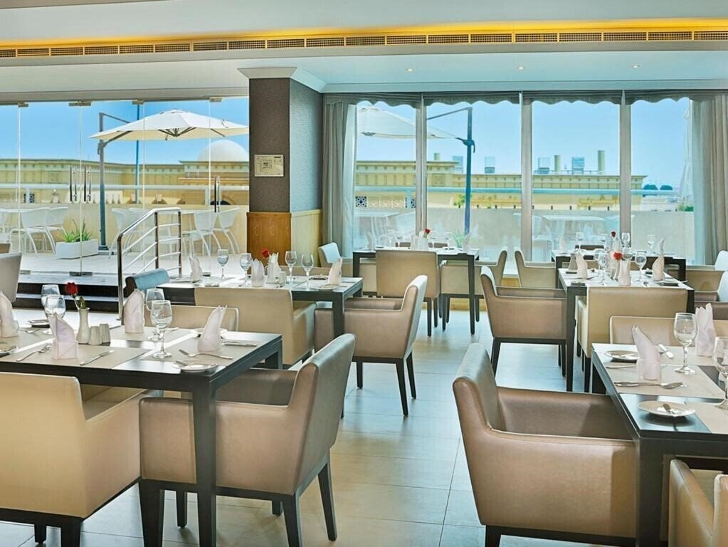 Изображение Armada Avenue Hotel, Jumairah Lake Towers (ex. Armada Bluebay Hotel) 4*