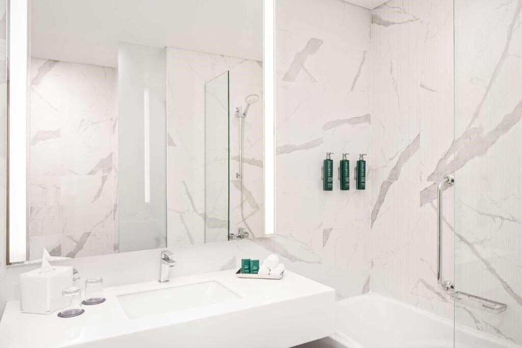 Zdjęcie DoubleTree by Hilton Fujairah City 5*