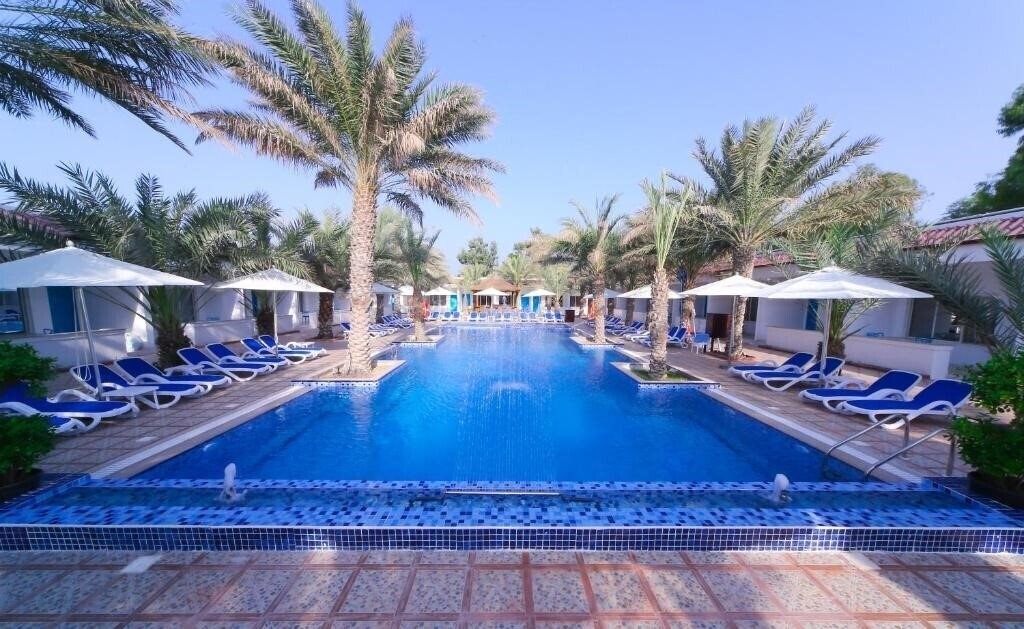 Отель Fujairah Hotel & Resort 3*