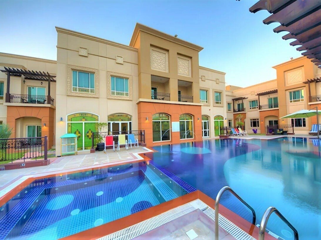 Фотографія Clover Hotel & Suites Llc 3*