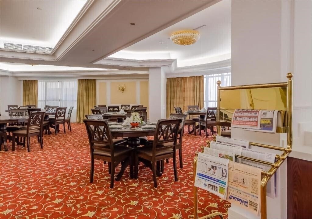 Zdjęcie Crystal Plaza Al Majaz (ex. Tulip Inn Al Khan Hotel) 4*