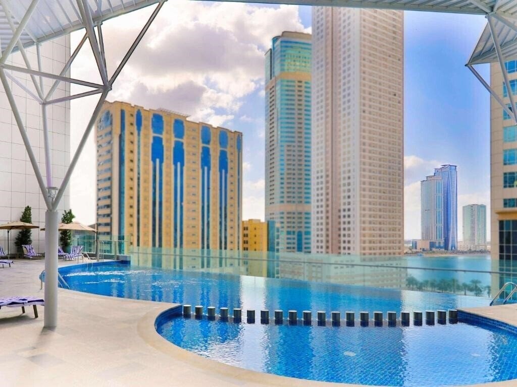 Готель Pullman Sharjah Hotel 5*