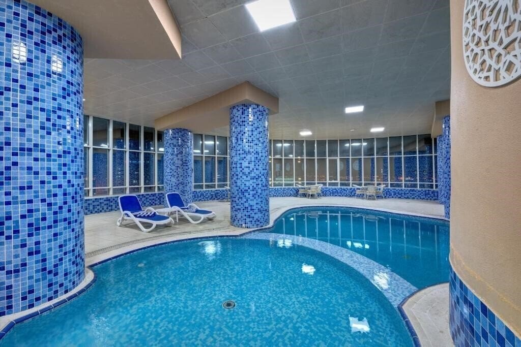 Отель Aryana 4*