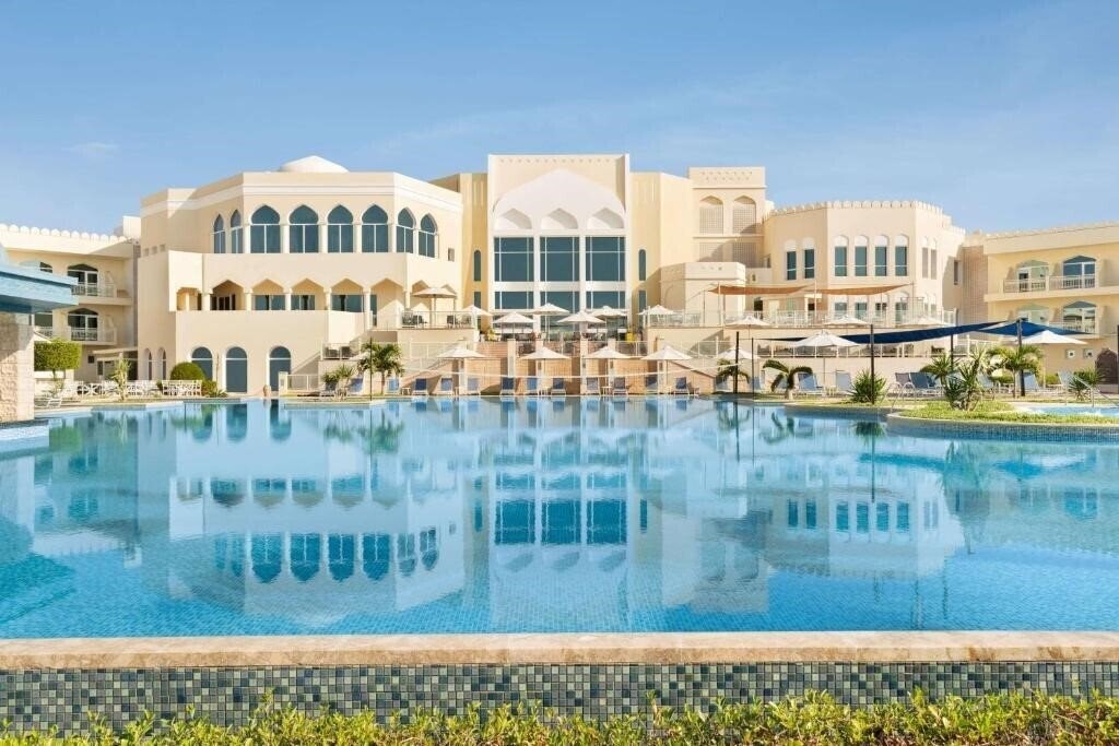 Отель Wyndham Garden Salalah Mirbat Resort 5*