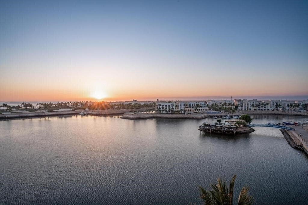 Зображення The Club By Fanar 5*