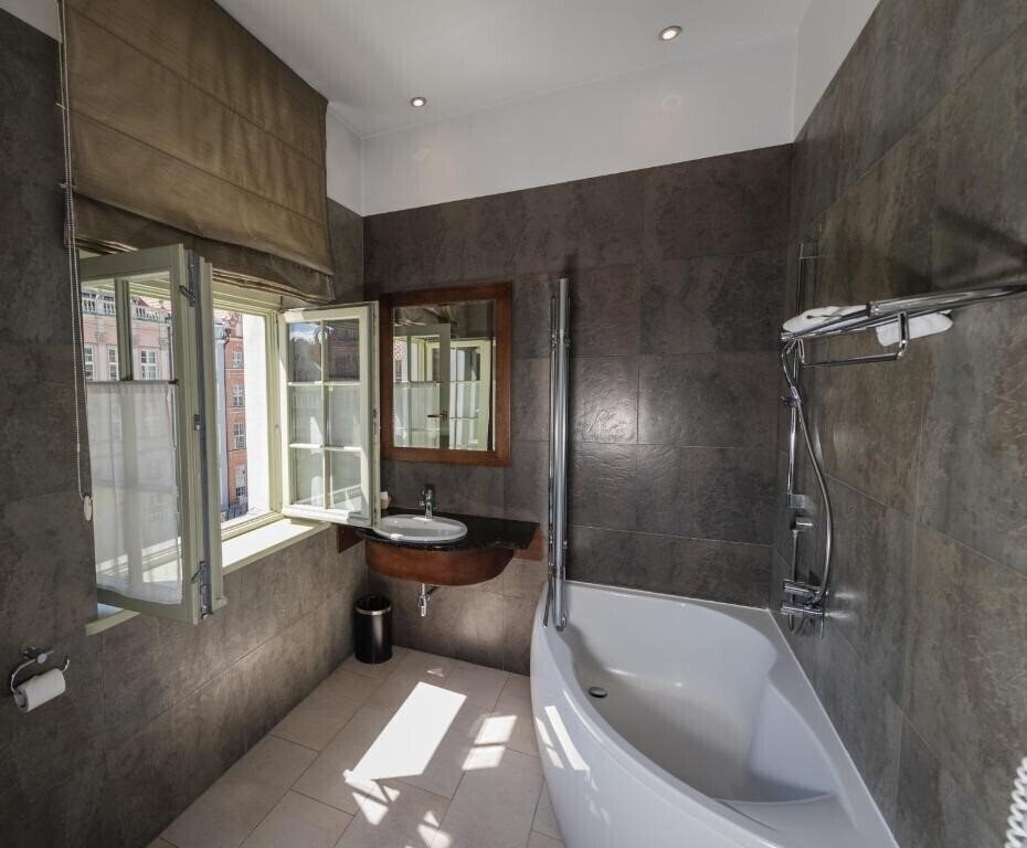 Zdjęcie Holland House Residence 4*