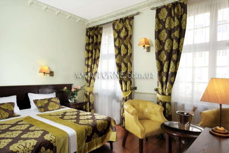 Готель Holland House Residence 4*