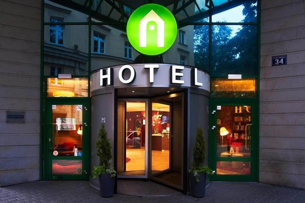 Готель Campanile Cracovie 3*