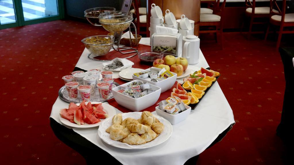 Фотография Orient Hotel 4*