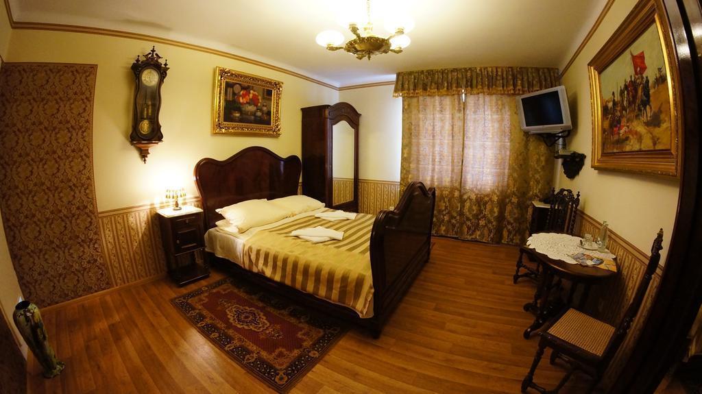 Отель Florian Hotel 3*