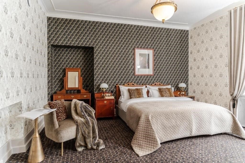 Готель Francuski Hotel 4*