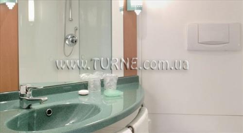 Готель Ibis Poznan Centrum 2*