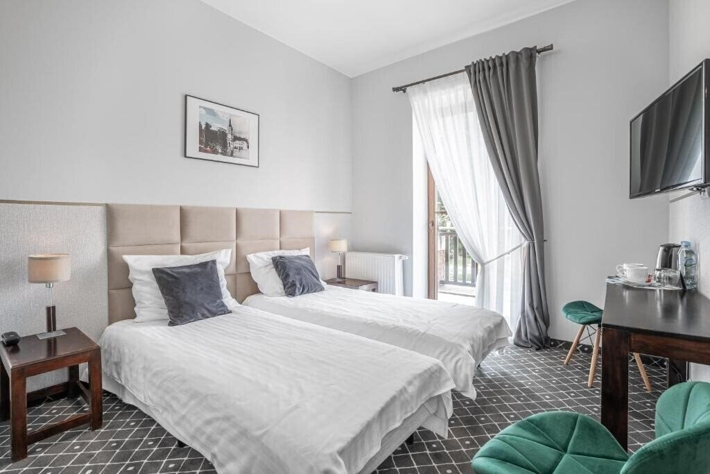 Hotel Dom Pracy Tworczej Uniejow 3*