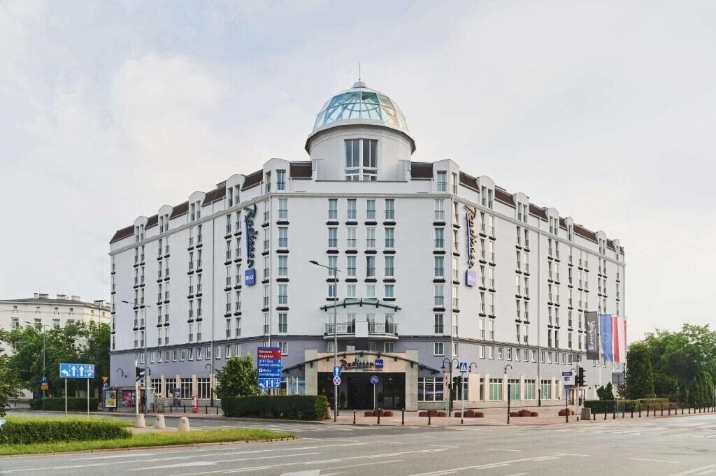 Отель Radisson Blu 5*