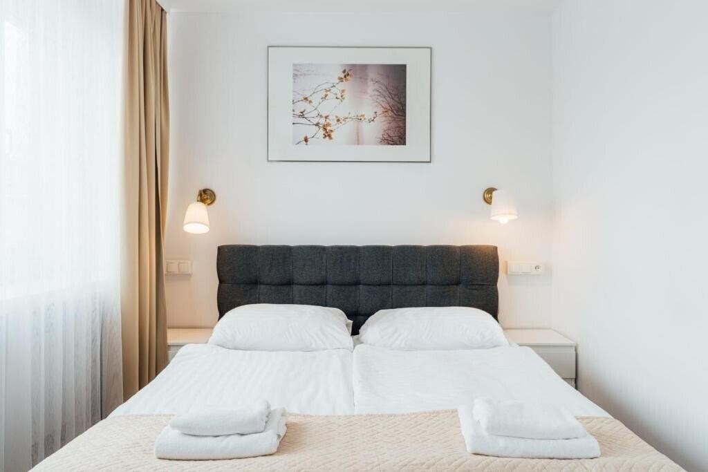 Картинка Logos Warszawa 1*