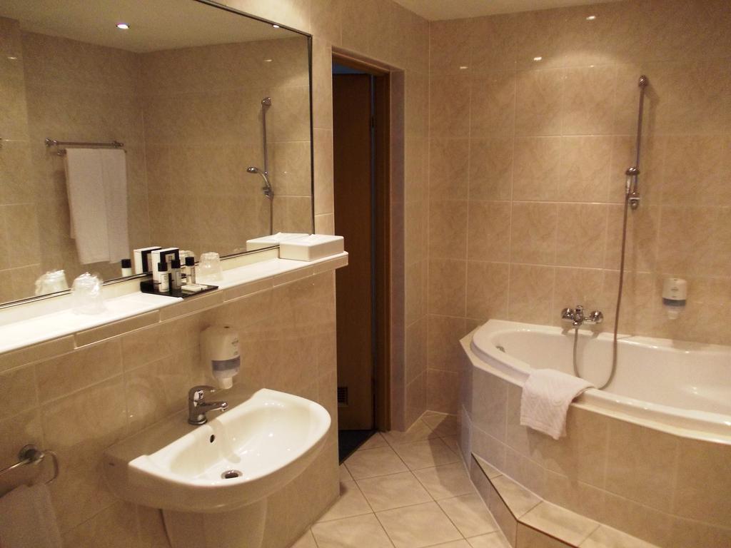 Zdjęcie Gromada Hotel Airport 3*