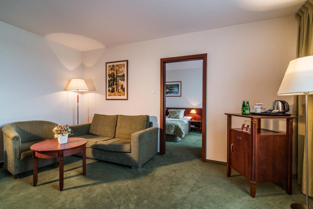 Фотографія Airport Hotel Okecie 4*