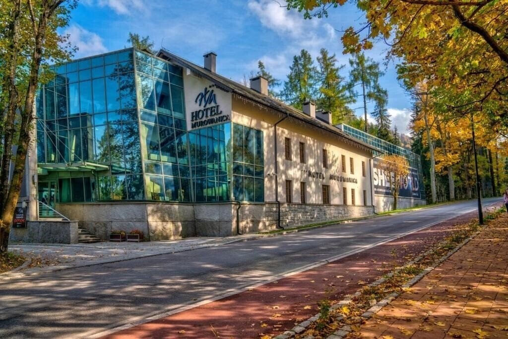 Hotel Murowanica 3*