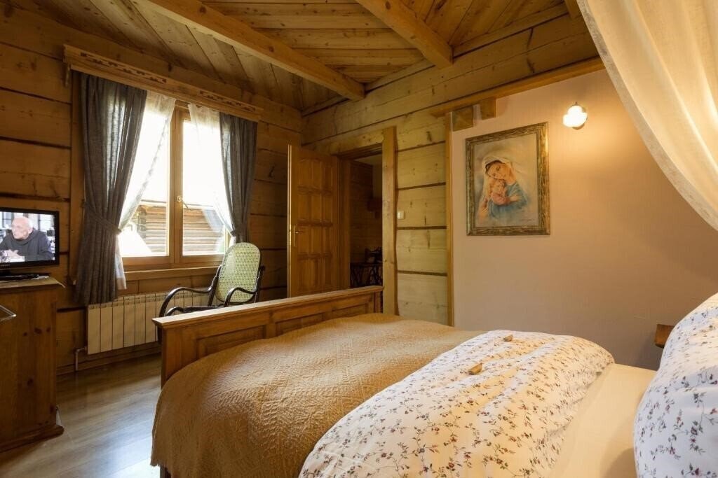 Zdjęcie Bambi Rezydencja Butique Pensjonat Apart Htl 1*