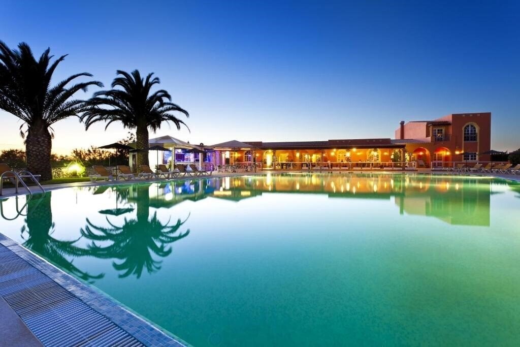 Hotel Colina Village 3*