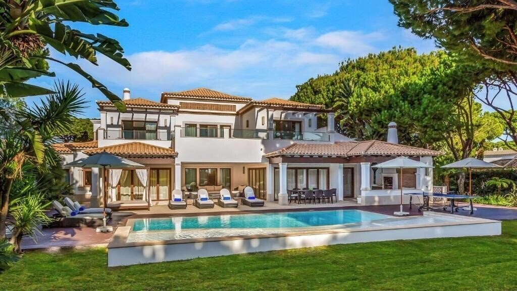 Готель Pine Cliffs Village & Golf Suites 5*