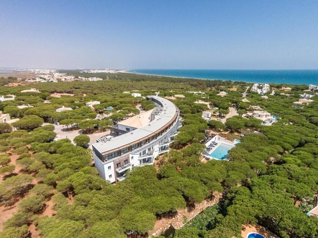 Готель Octant Praia Verde 4*