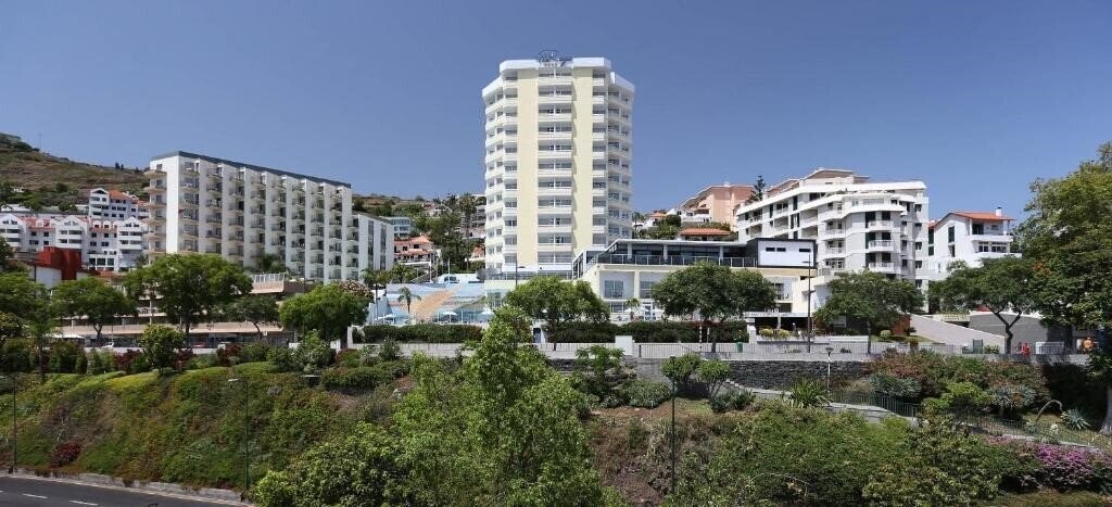 Отель Muthu Raga Madeira Hotel 4*