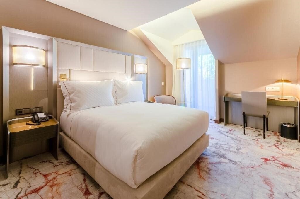 Готель Turim Boulevard Hotel 5*