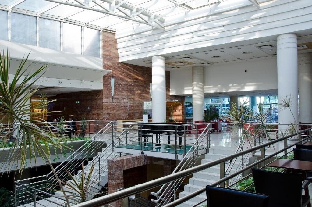 Hotel Vip Executive Entrecampos Hotel & Conference 4*