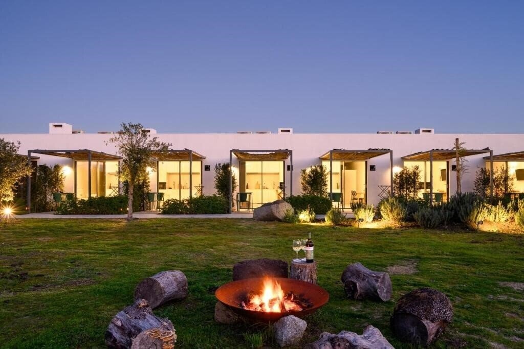 Готель Quinta da Amendoeira Evora - The Farmhouse 4*