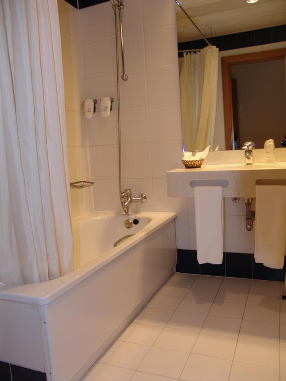 Фото Quality Inn Porto 3*