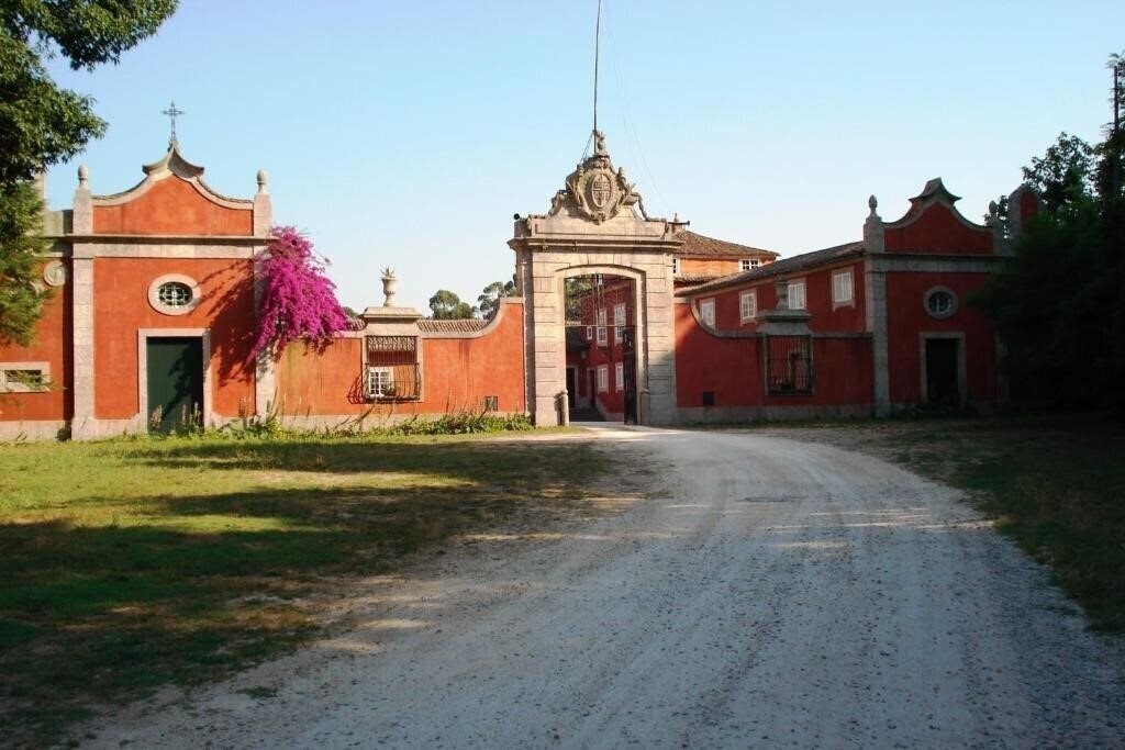 Hotel Casa De Sezim 4*