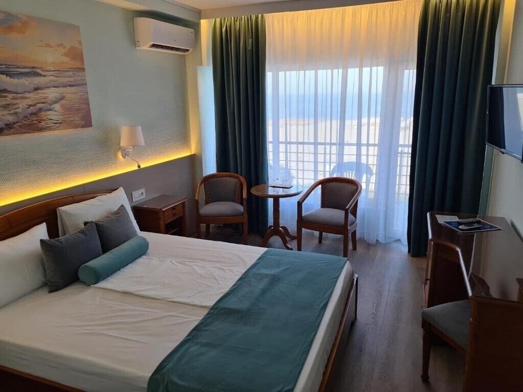 Zdjęcia Comandor 4*