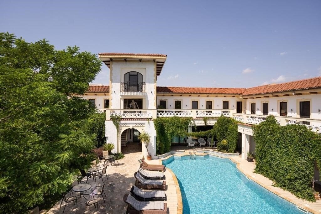 Hotel Vila Pontica -Mamaia Nord 4*