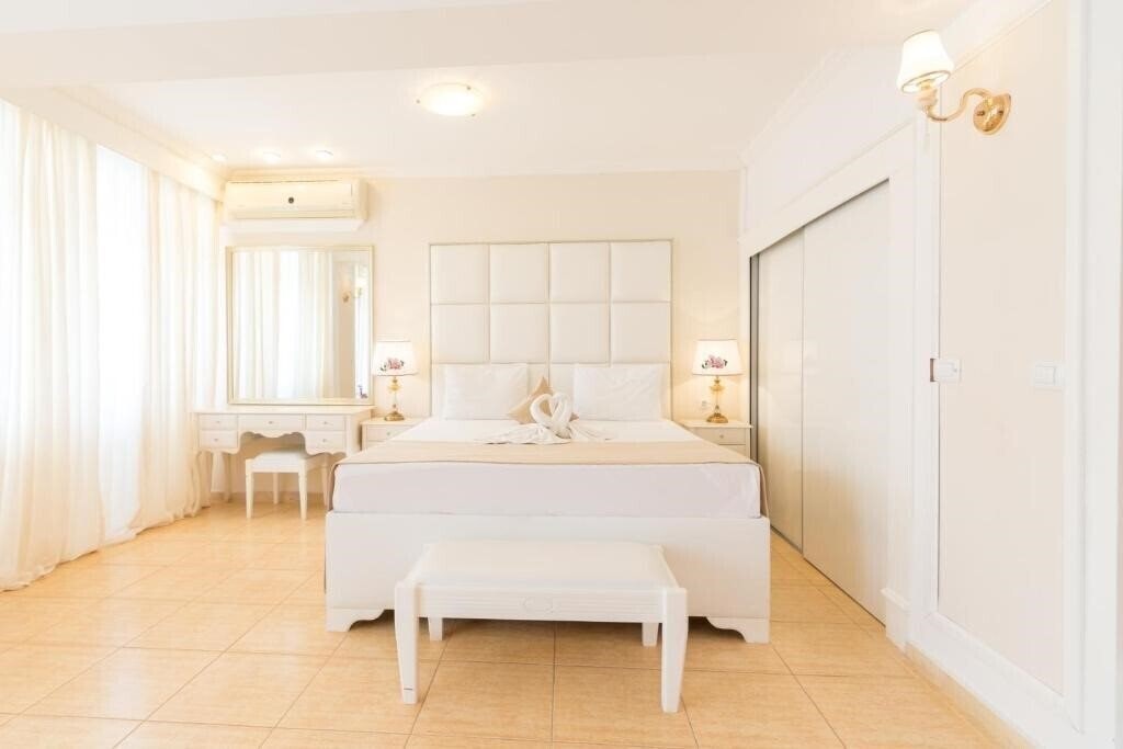 Zdjęcie Phoenicia Holiday Resort 4*